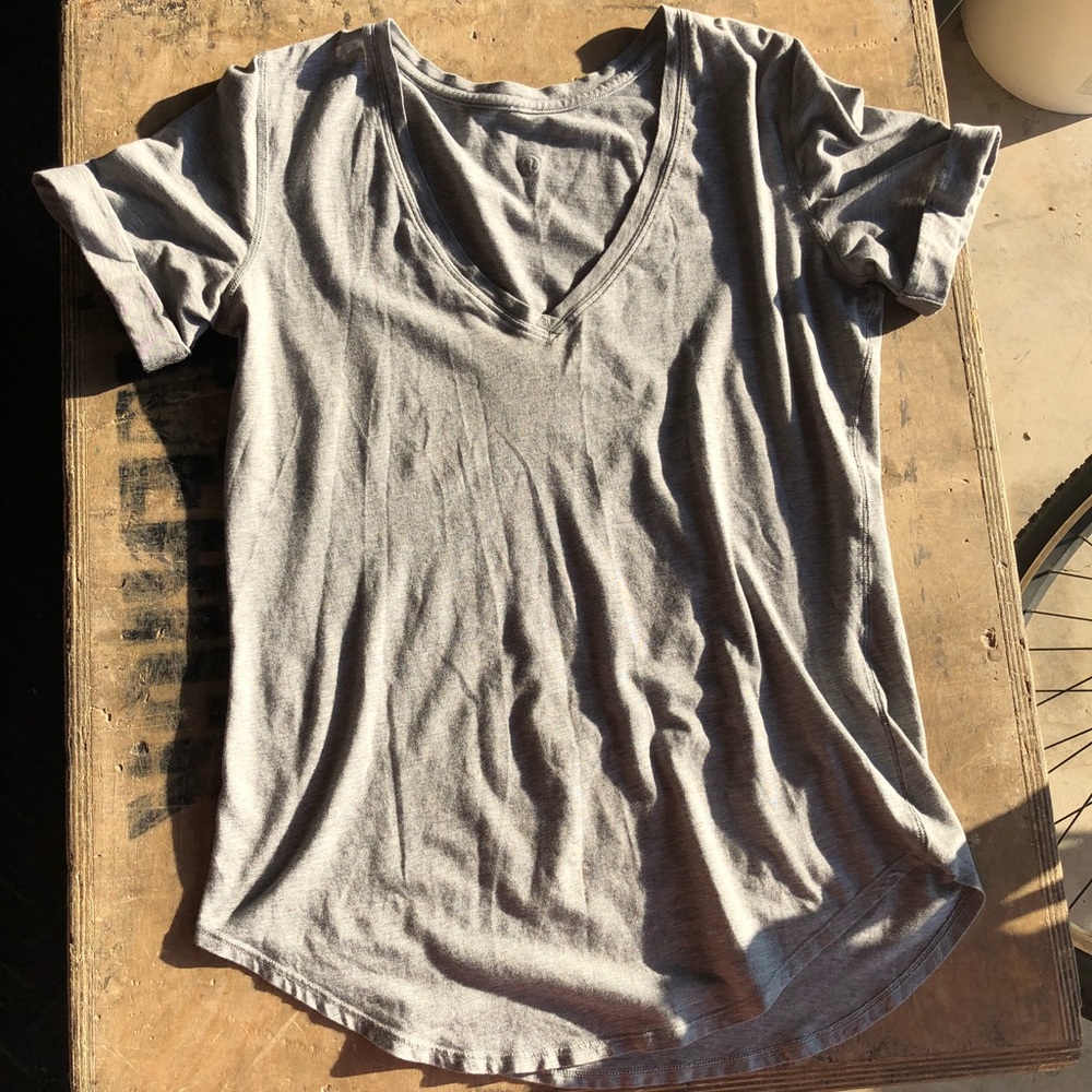 Lululemon tee